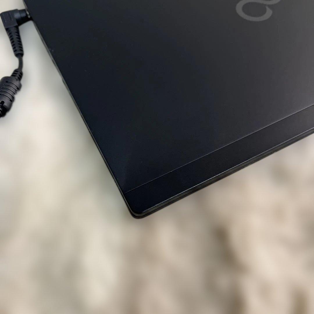 FUJITSU LIFEBOOK U939 13.3インチi5-8265U