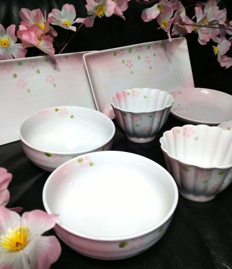♥ホームパーティーに豪華セット♥有田焼・一峰・三峰窯の桜絵柄⬛4種2組8皿