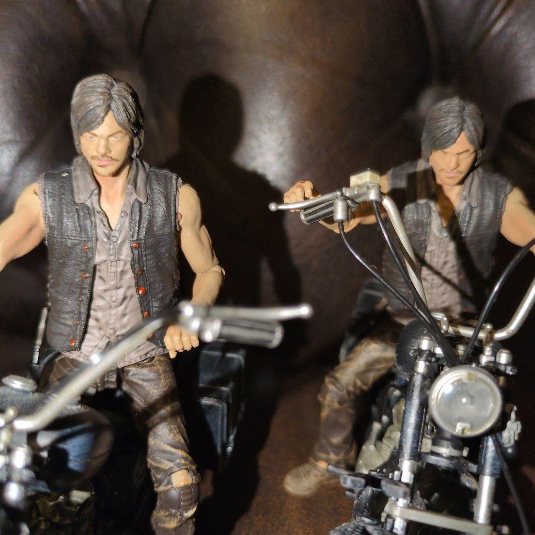チョッパーバイクフィギュア2台セット　ウォーキング・デッド