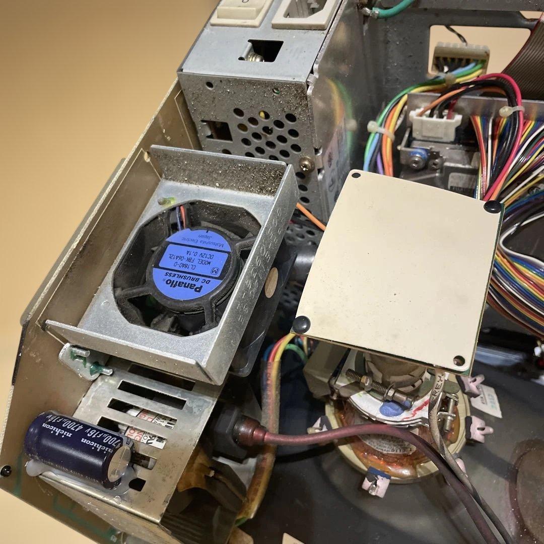 Macintosh SE/30 本体 部品取り 錆あり HDD付