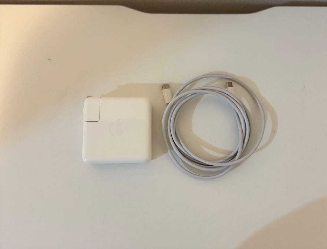 Macbook Pro 2020 13インチ i7 Windows 11 Pro