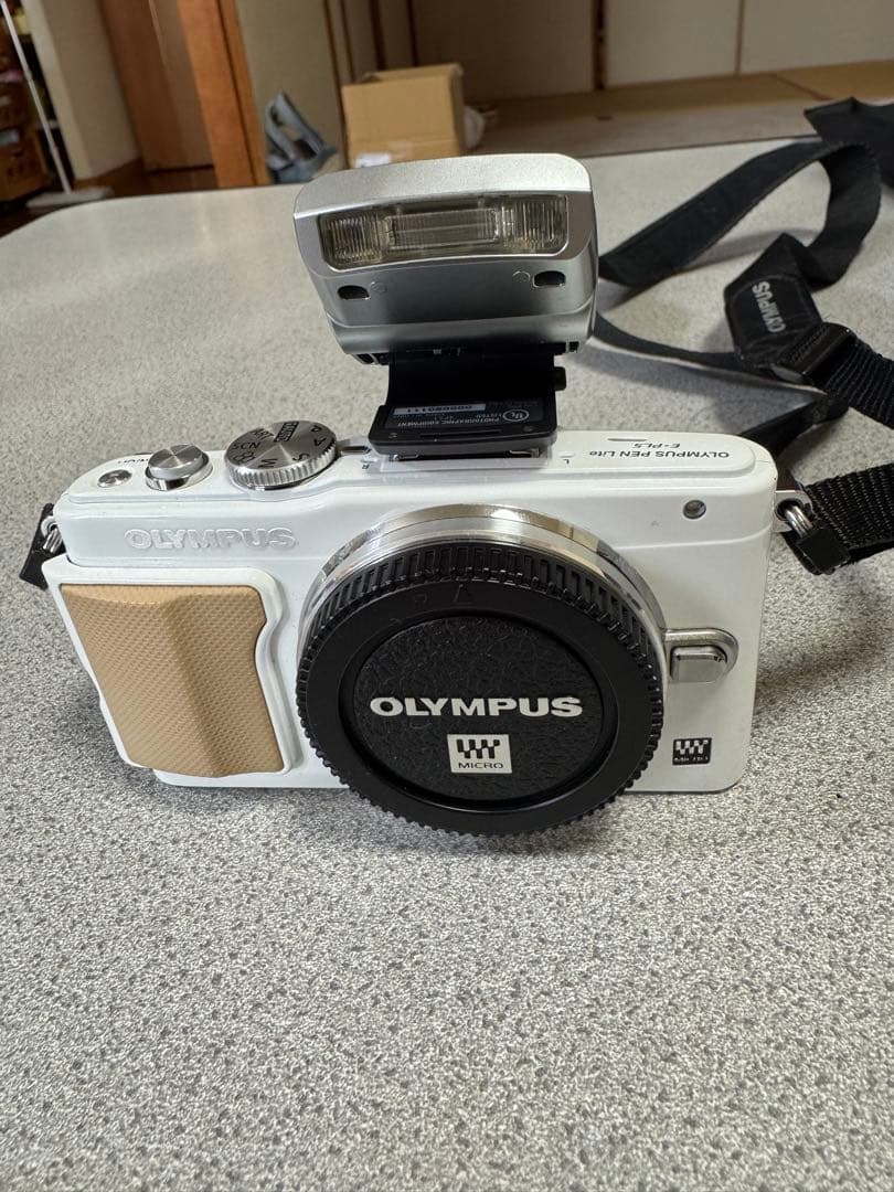 OLYMPUS PEN light E-PL5 ダブルズーム付