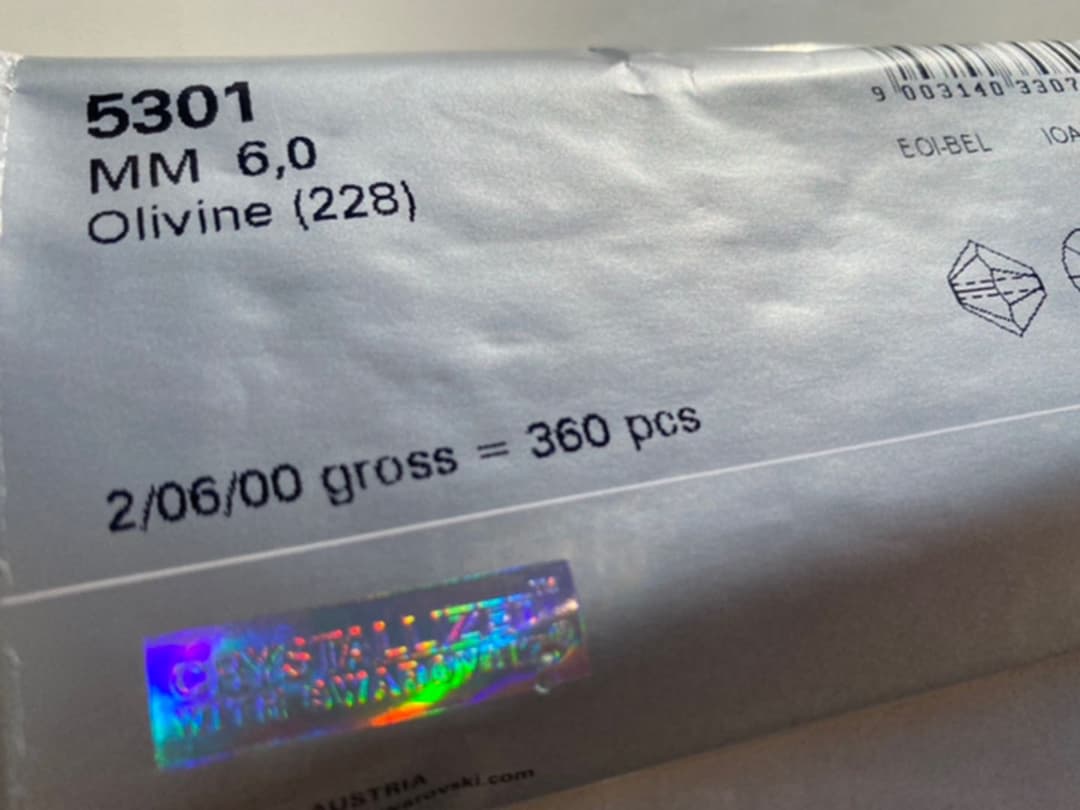 スワロフスキー　Swarovski ヴィンテージ　5301 6mm オリビン