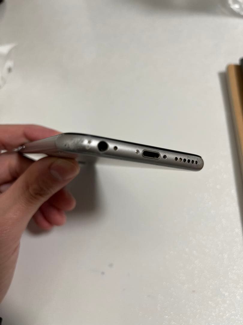 iPhone6s 64GB バッテリー容量80%