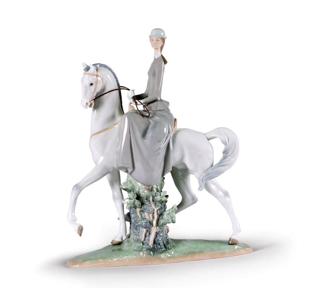 LLADRO リヤドロ　白い馬の少女