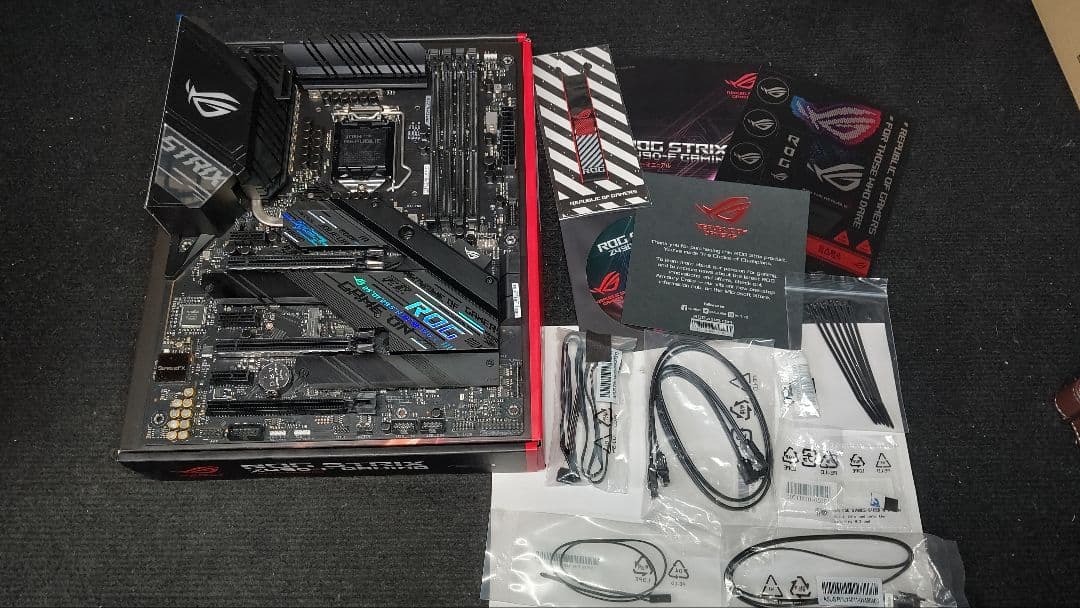 ROG STRIX Z490-F GAMING マザーボード