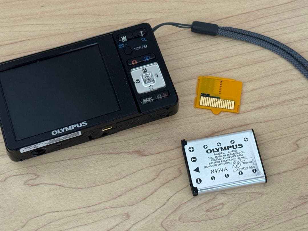 OLYNPUS FE-4000 12MEGAPIXEL デジタルカメラ