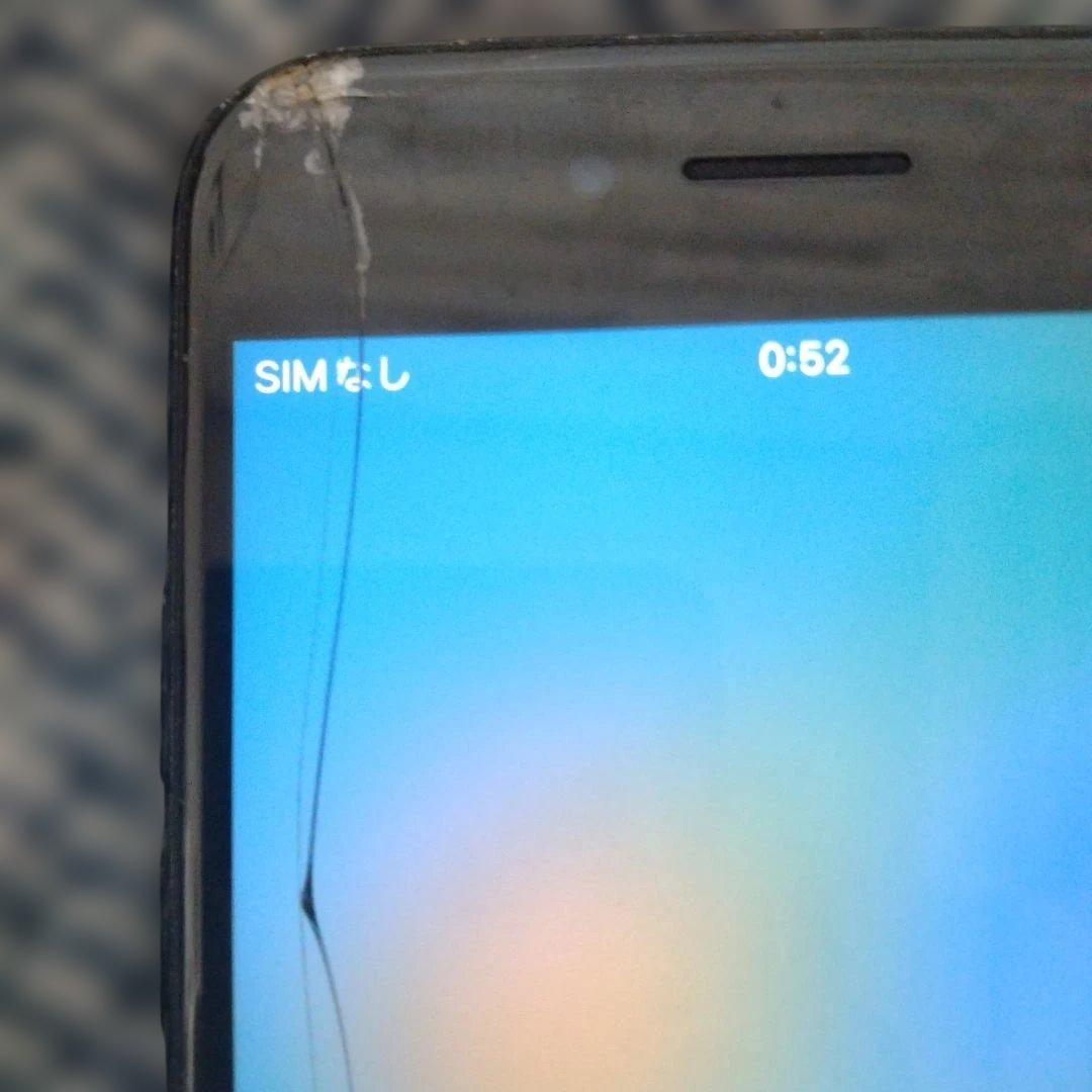 ヒビ割れiPhoneSE2本体 画面ひびあり