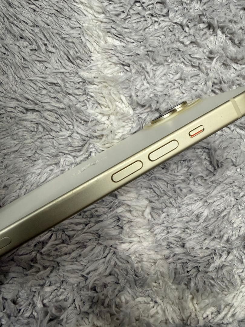 Apple iPhone 15 イエロー　本体