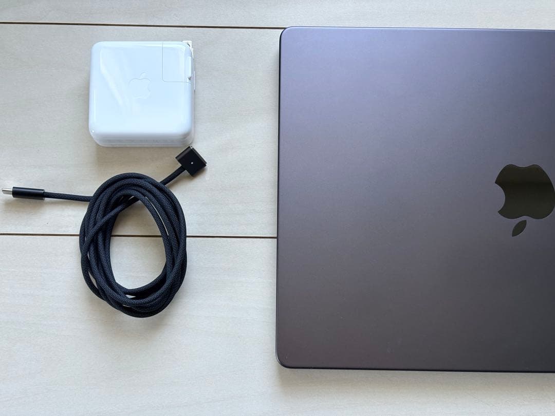 Apple MacBook Pro 14インチ M4 16GB SSD 1Tb