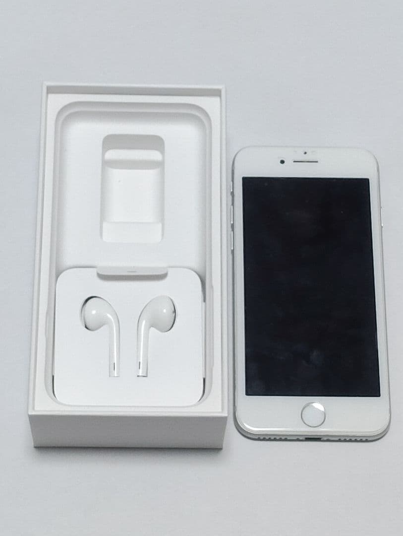 D*在様 Apple iPhone7 32GB SIMフリー 中古