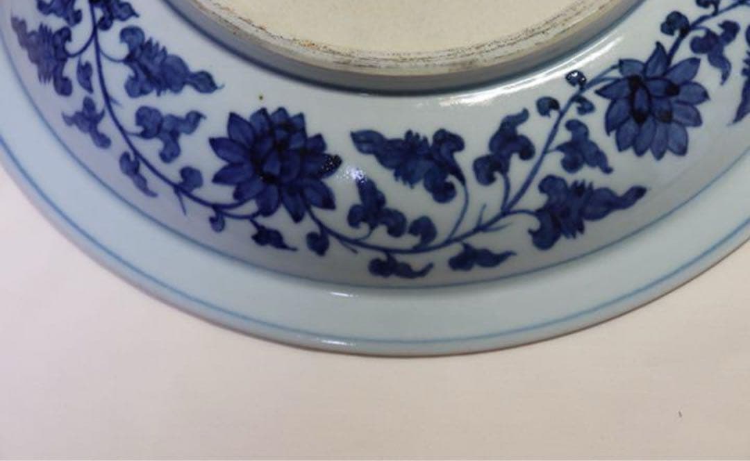 中国　大明青花染付大皿　蓮花鳥図 y704