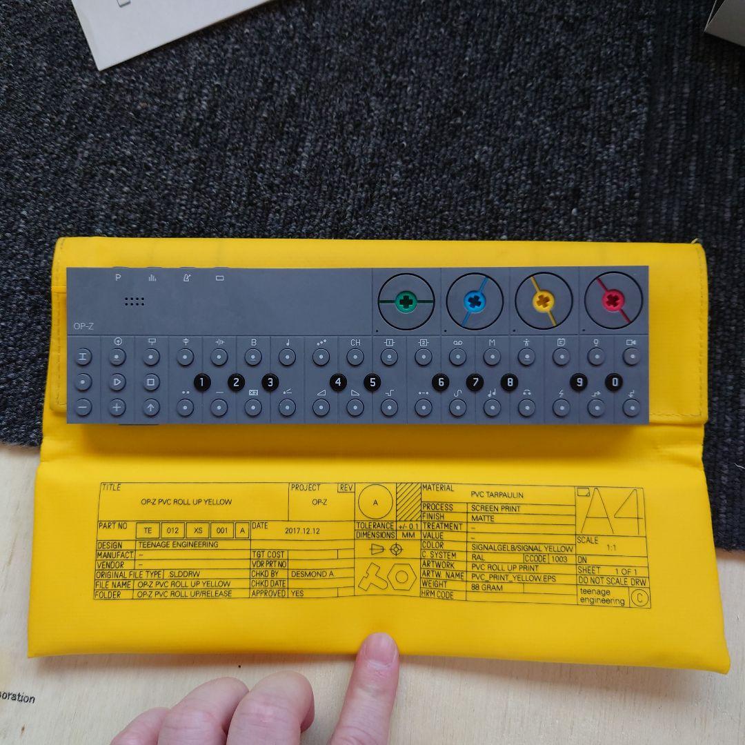 OP-Z teenage engineering ケースとoplab付き