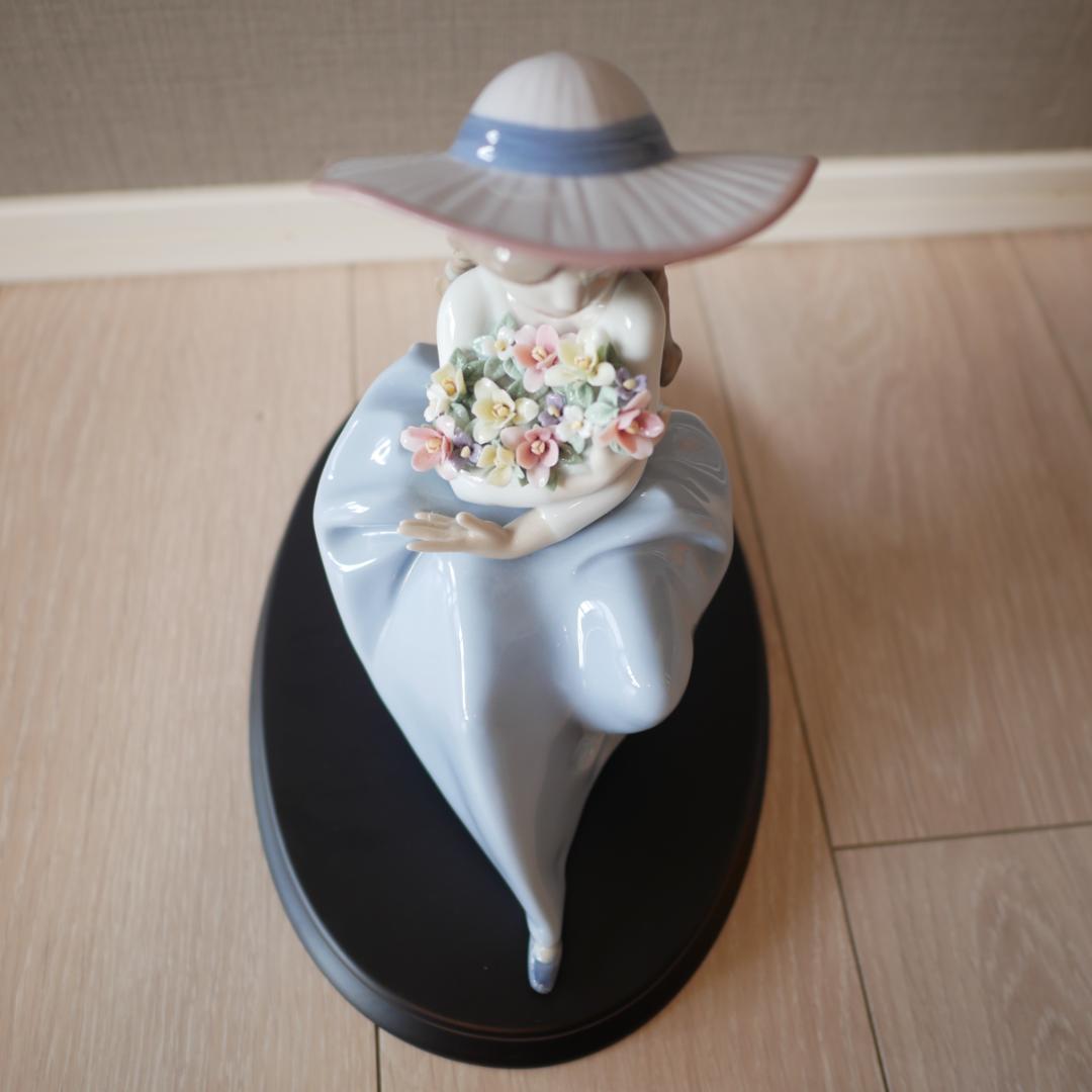 【リヤドロ・LLADRO】　花の香りにつつまれて　01005862