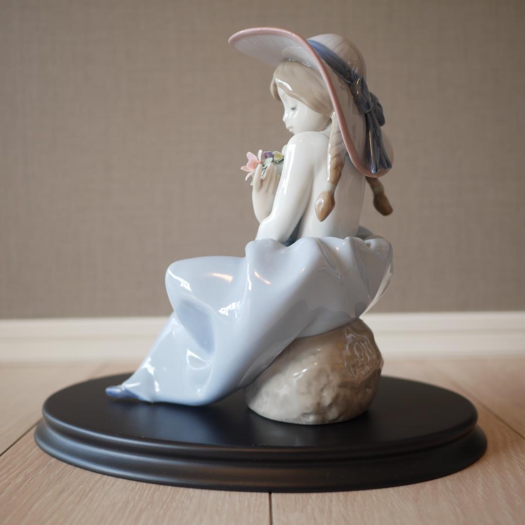 【リヤドロ・LLADRO】　花の香りにつつまれて　01005862