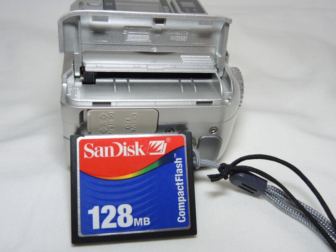 ニコンNikon COOLPIX 4300 専用ケース付き美品