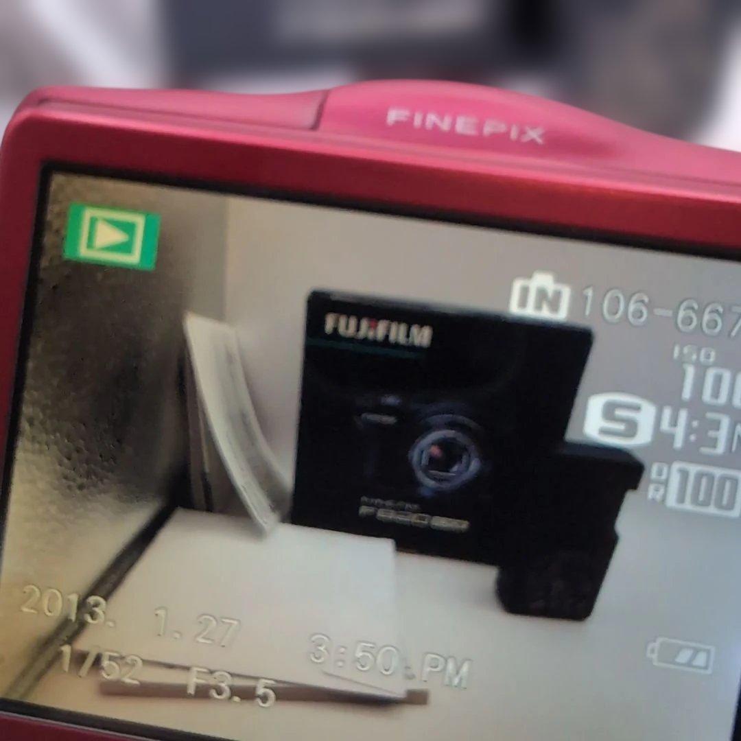 美品 箱付 FUJIFILM FINEPIX F820 EXR レッド