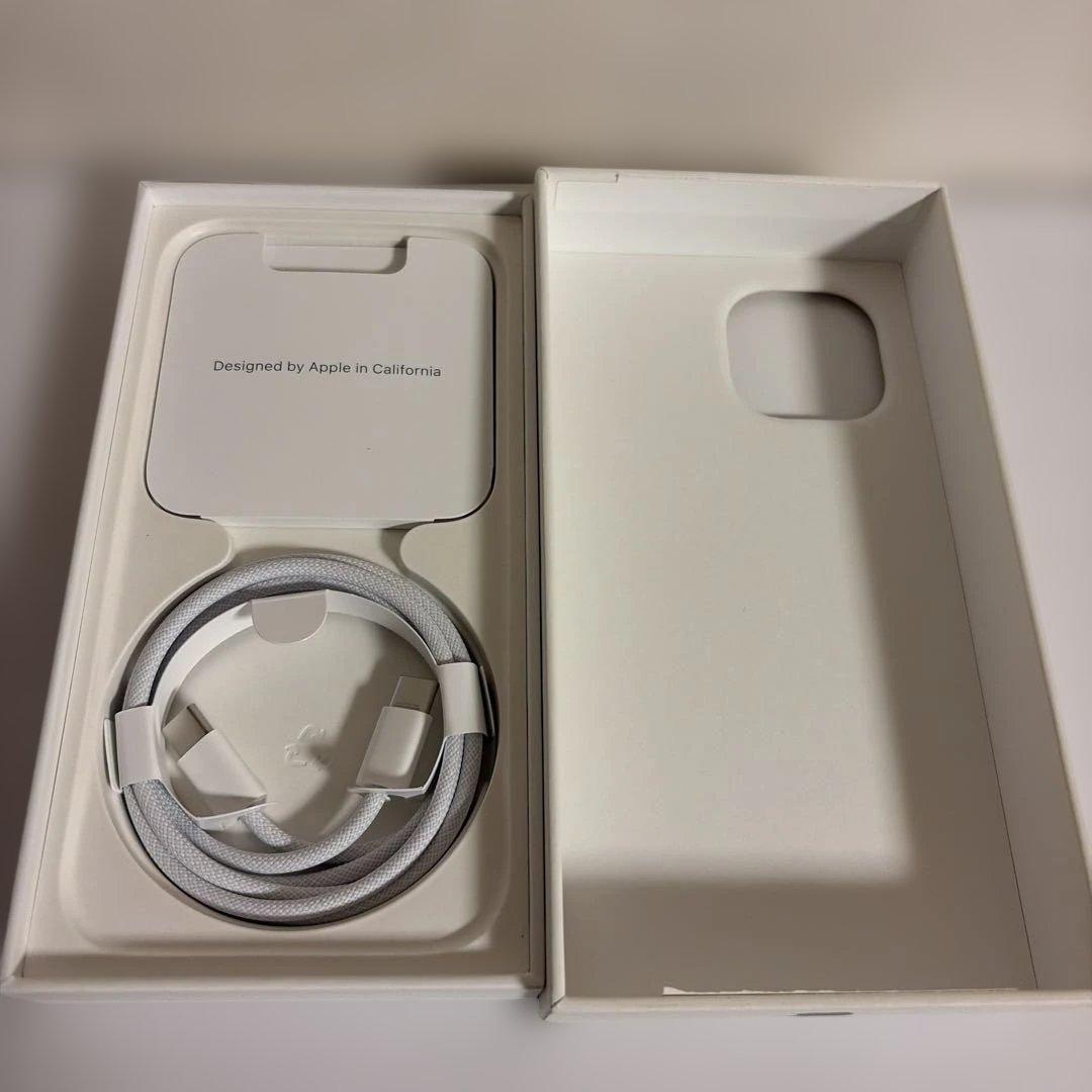 美品　iPhone15 本体　ブラック　128GB simフリー