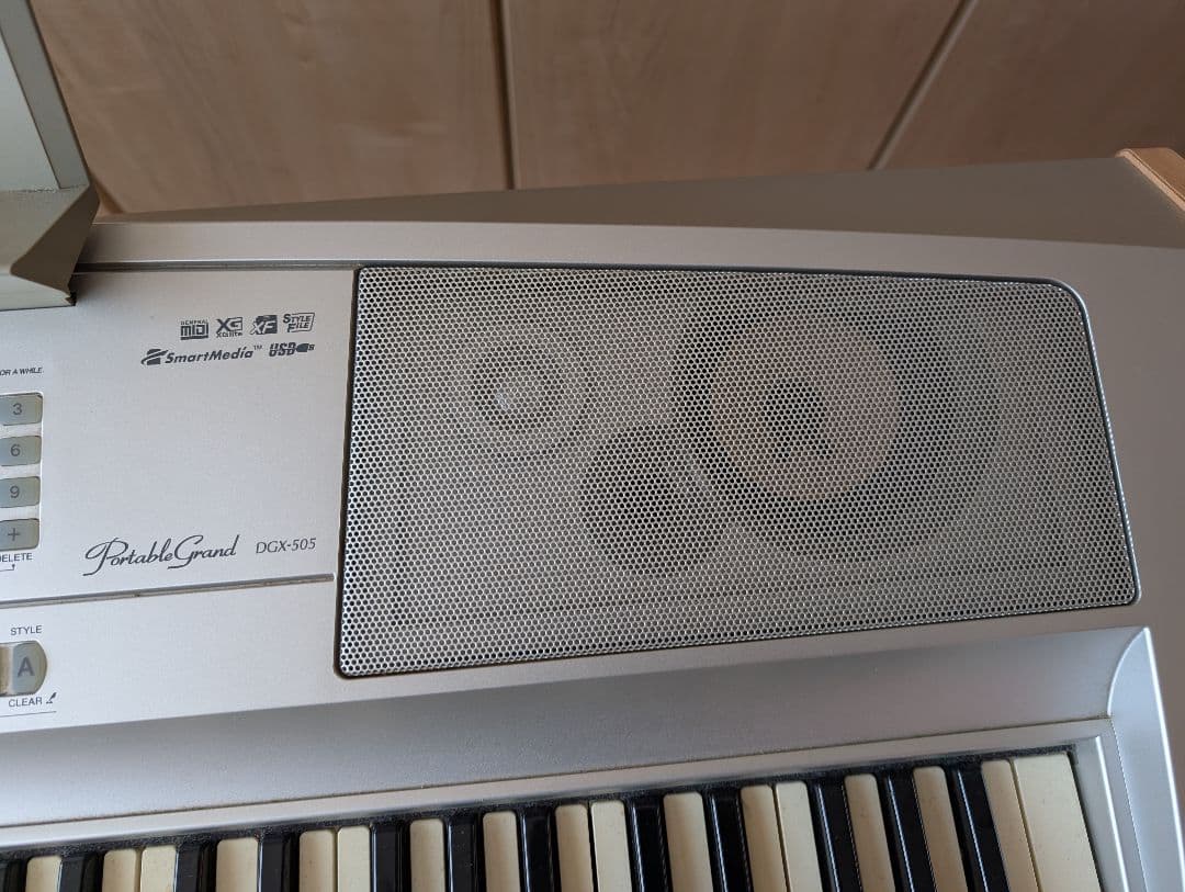 ヤマハ　DGX-505 88鍵　PortableGrand　04年　中古　難有