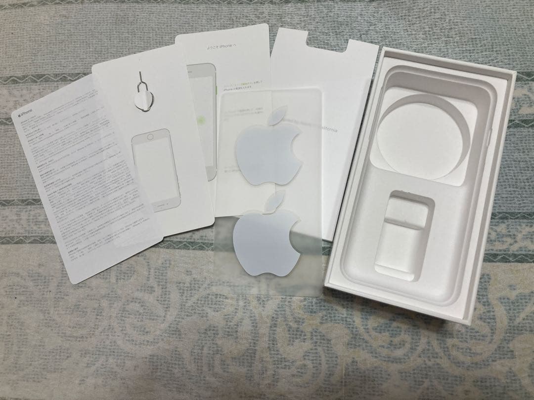 美品　シルバー　iPhone 7 32GB SIMフリー バッテリー80%
