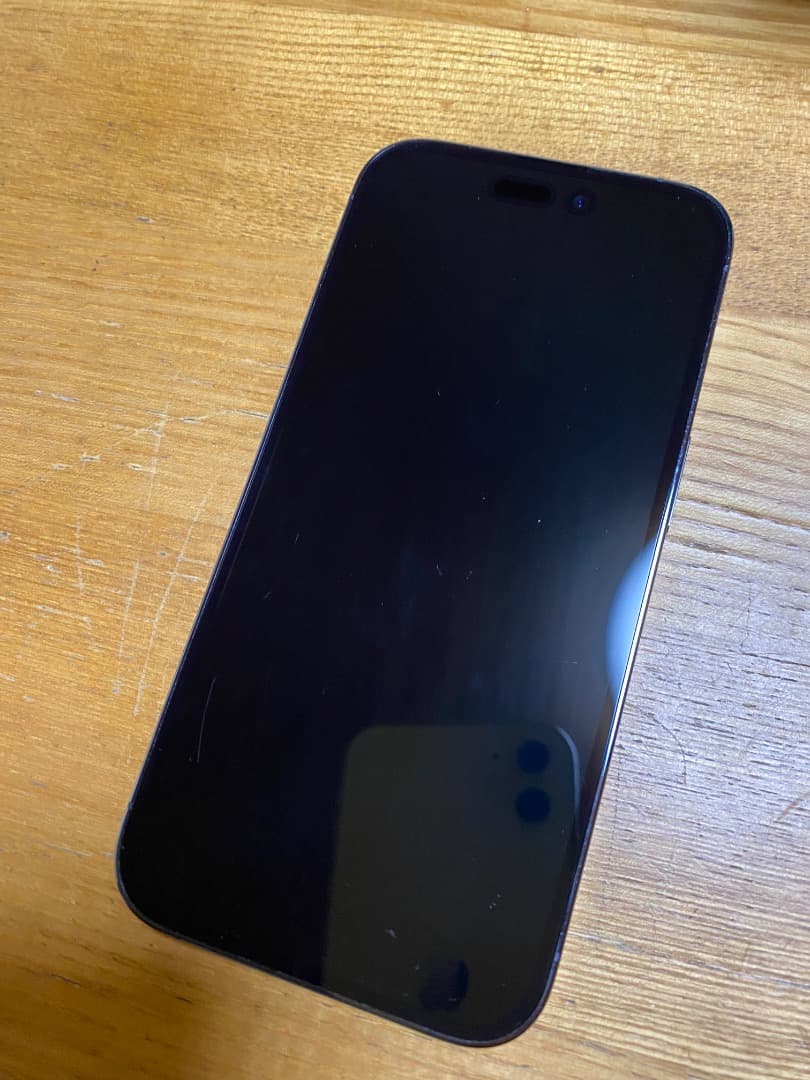 Apple iPhone 14 Pro 本体　Magsafeケース付き