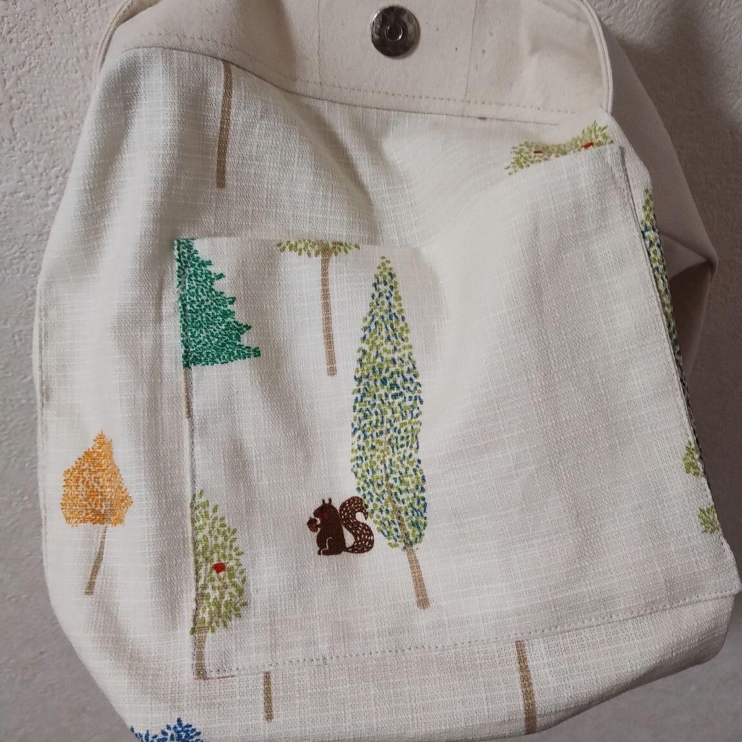 ハンドメイド 刺繍 森の散歩道のト― トバック