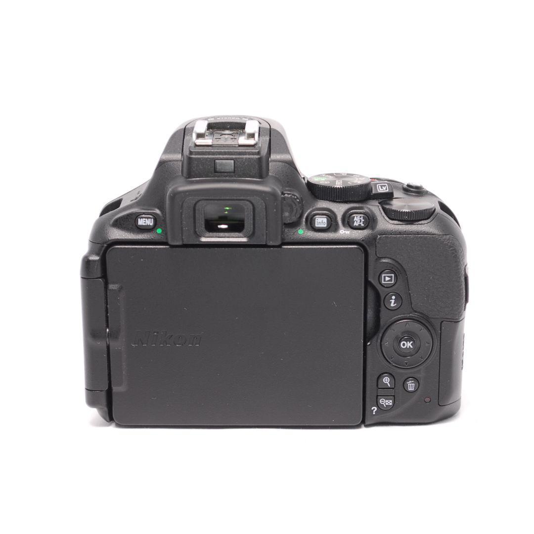❤即購入1000円OFF❤ ニコン D5600 手振れ補正搭載 高倍率レンズ