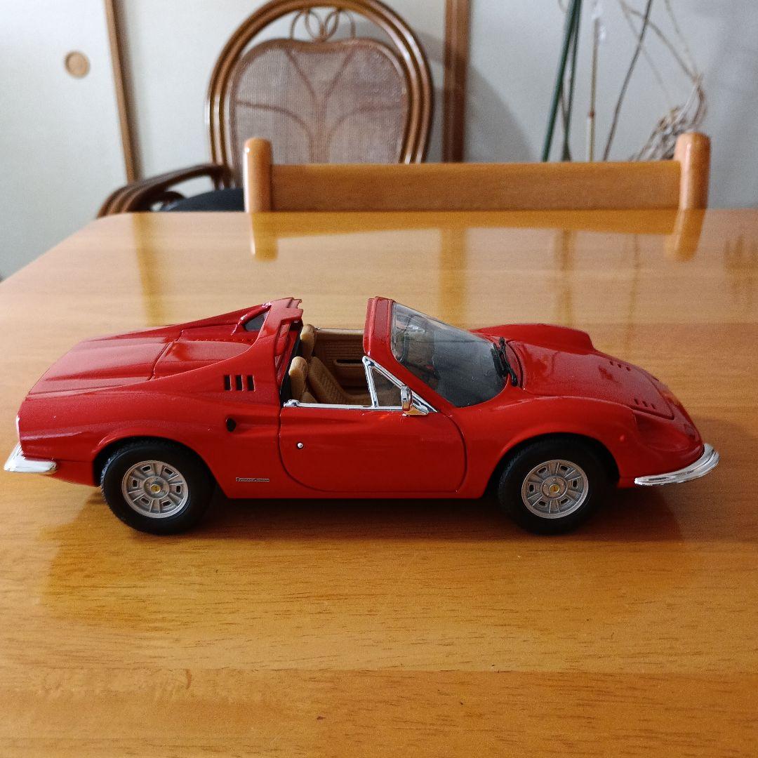 ホットウイール　フェラーリ　ディノ246GTS 1/18