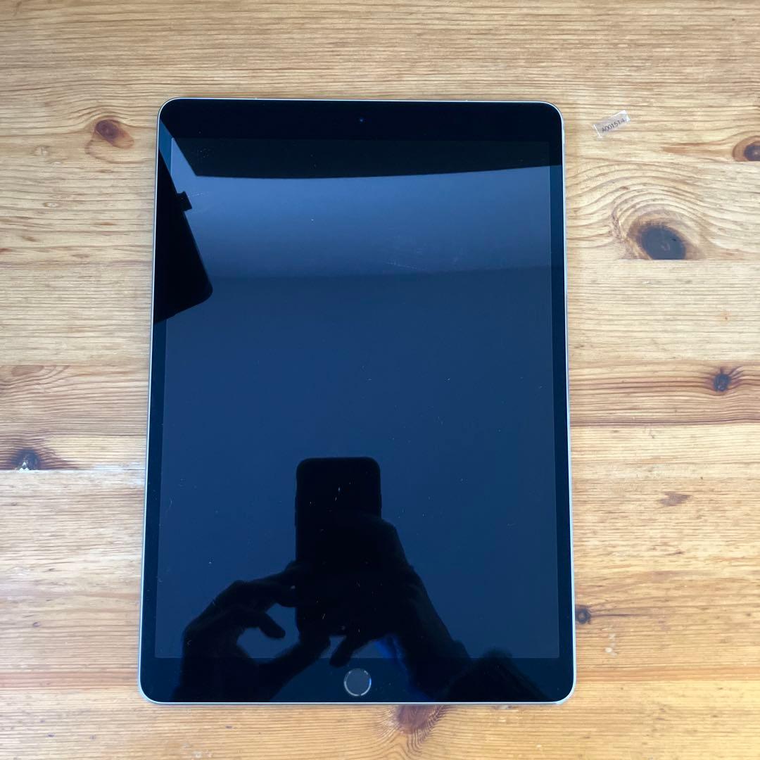 【ジャンク】iPad 第5世代 ＋ Apple Smart Keyboard