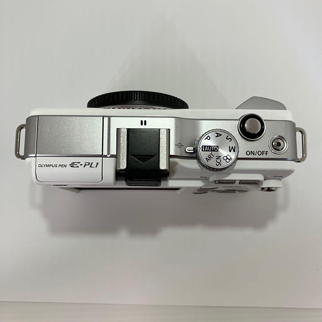 ❤️オリンパス PEN E-PL1❤️ホワイト❤️ミラーレスカメラ❤️ボディ本体&充電器