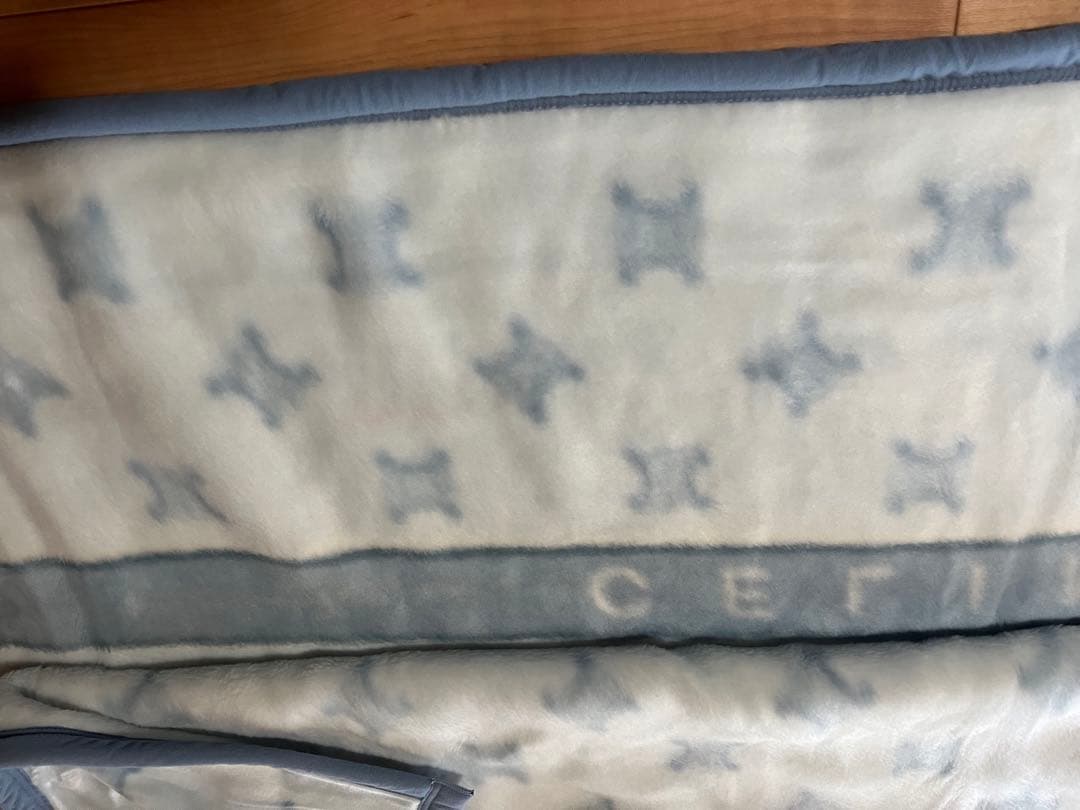 【値引最終】セリーヌアクリル毛布　訳あり　B級品　セリーヌ　毛布