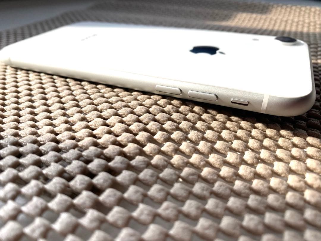 【美品】iPhoneXR 128GB ホワイト simフリー ★未使用フィルム付