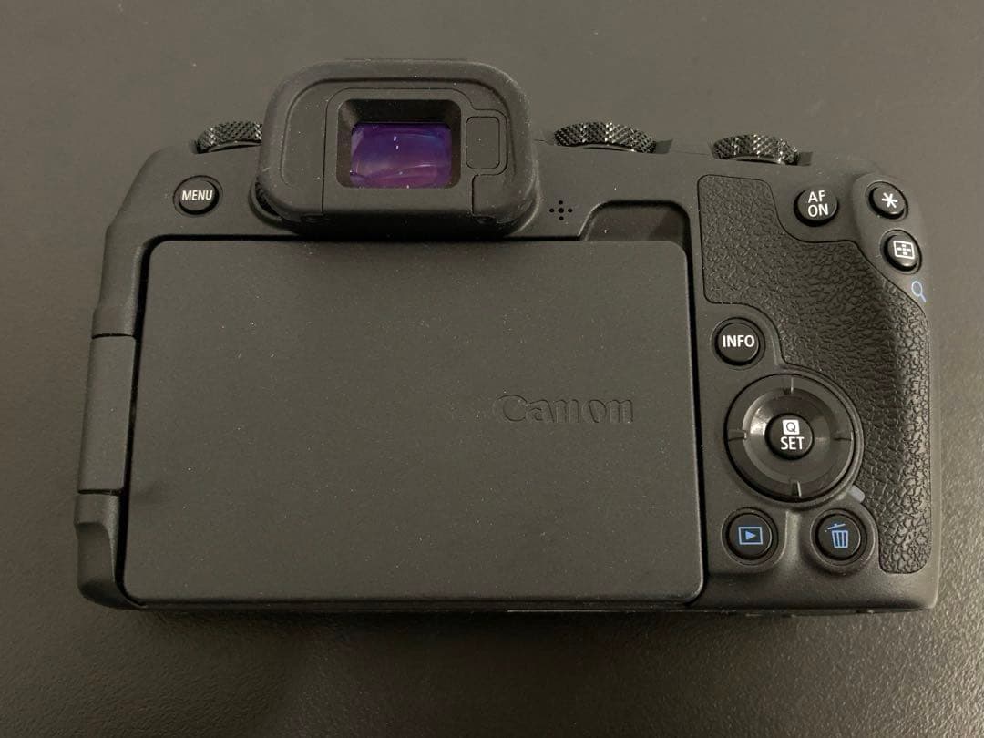 Canon EOS Rミラーレスカメラ本体バッテリー2個付き