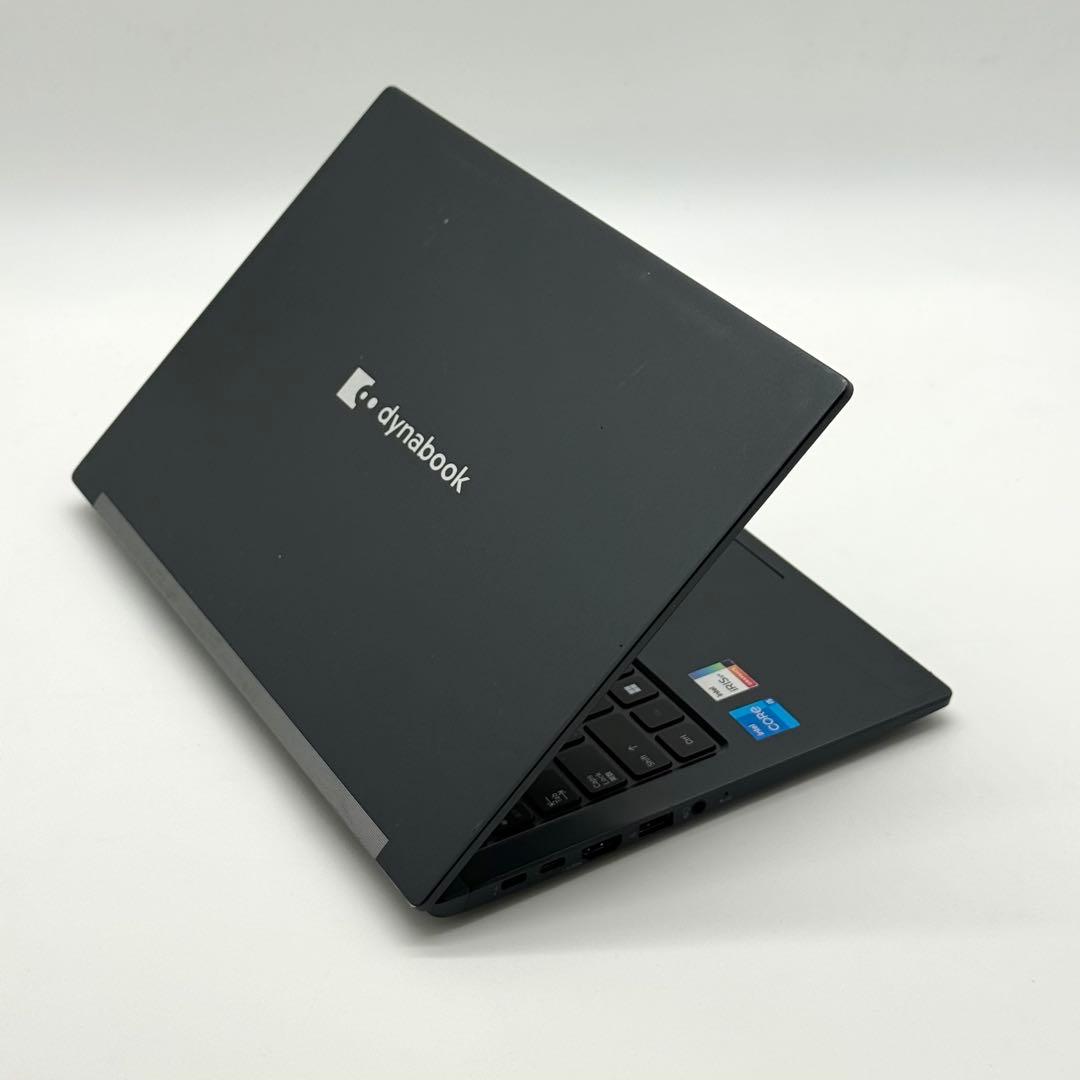 東芝 dynabook 11世代i5 16GB SSD256 小型軽量 高速静音
