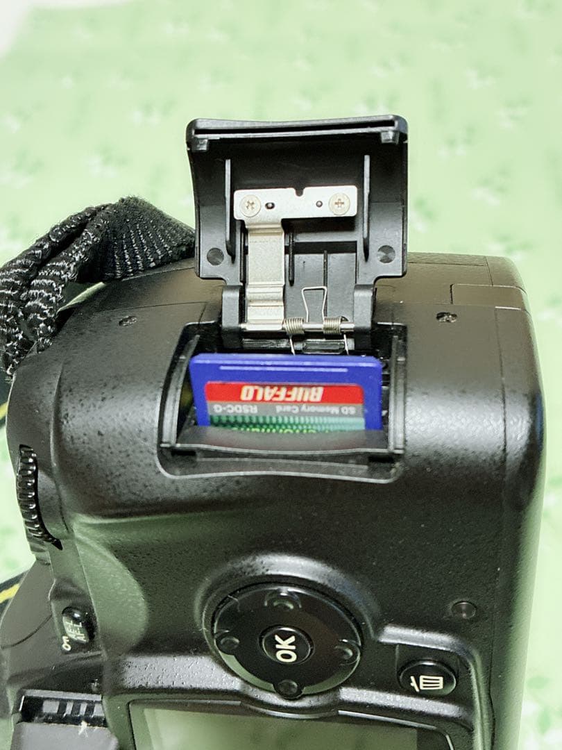 ニコンNikon D40デジタル一眼レフカメラ　レンズAF-S18-55mm