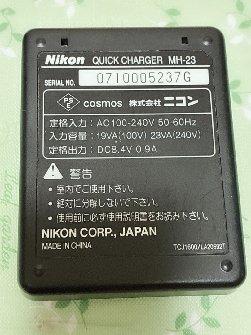 ニコンNikon D40デジタル一眼レフカメラ　レンズAF-S18-55mm