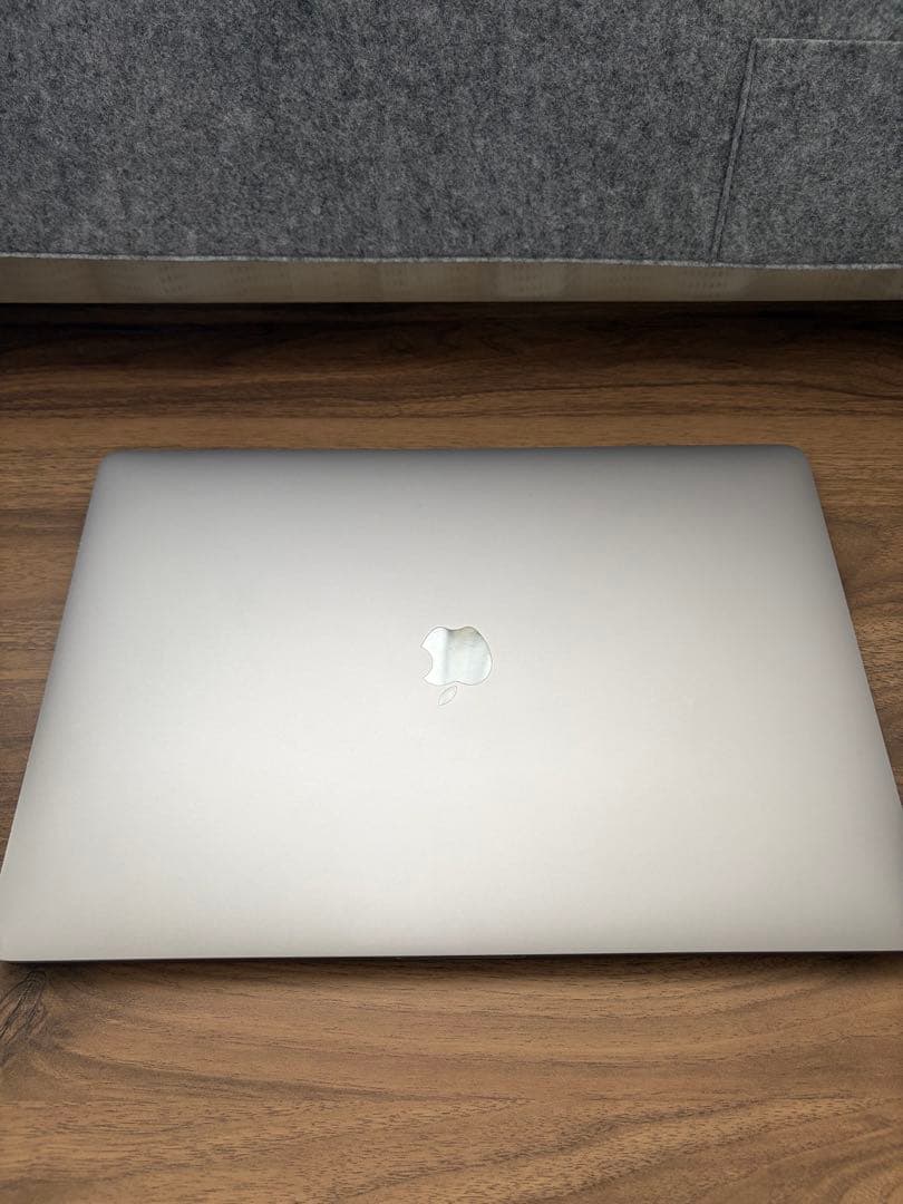 MacBook本体 MacBook Pro 2019 16inch i7 16Gb 512Gb
