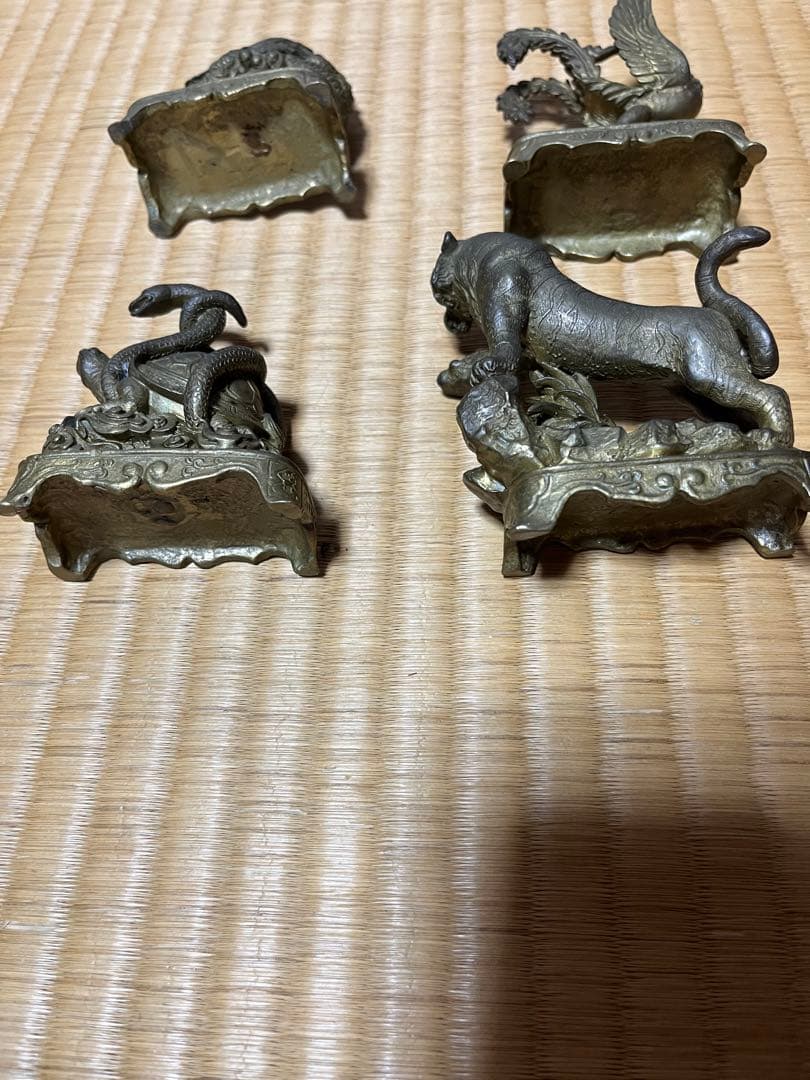四神　置物