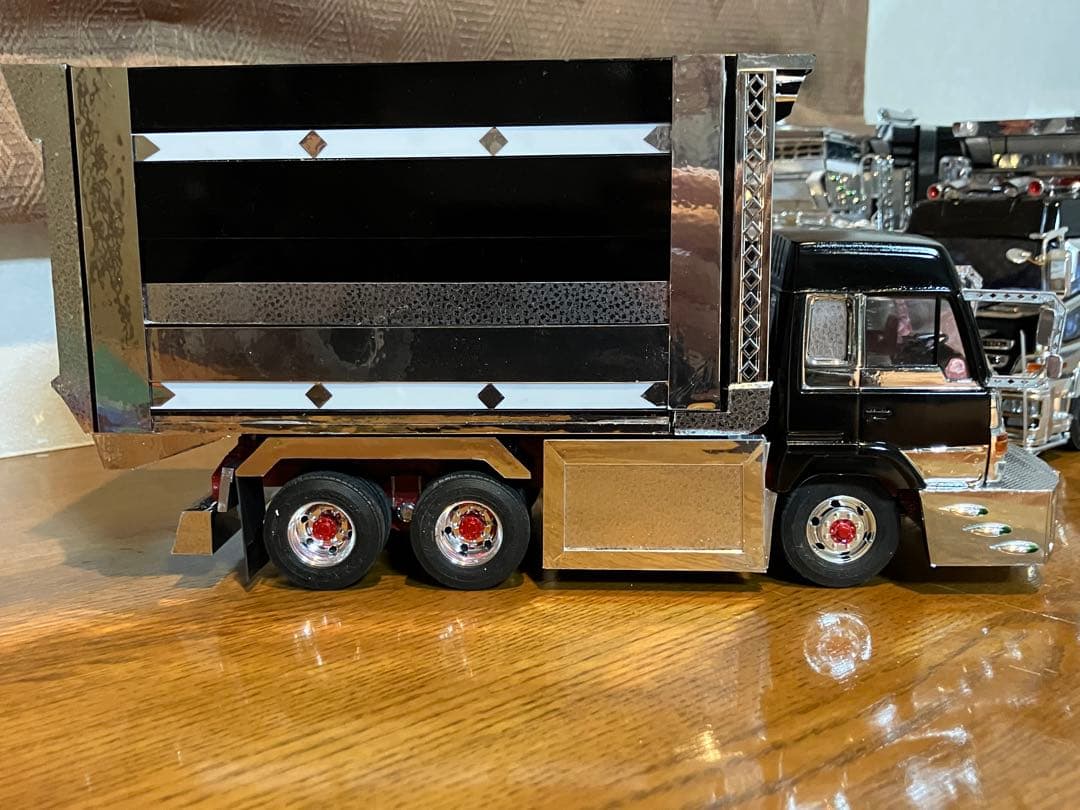 デコトラ、日野スパードルフィン、デカ箱ダンプ、完成品1／32、大型、