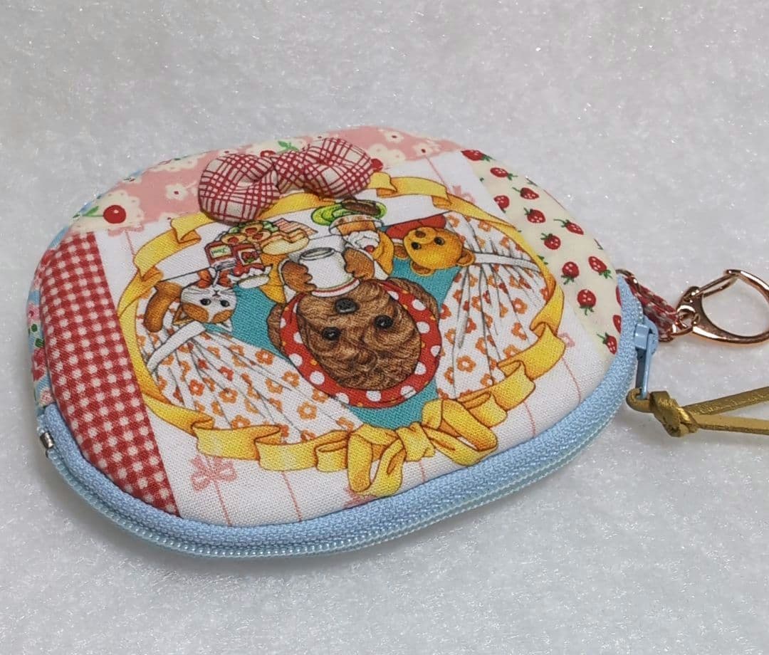 ポーチ♡ハンドメイド．コヤンイサムチョン