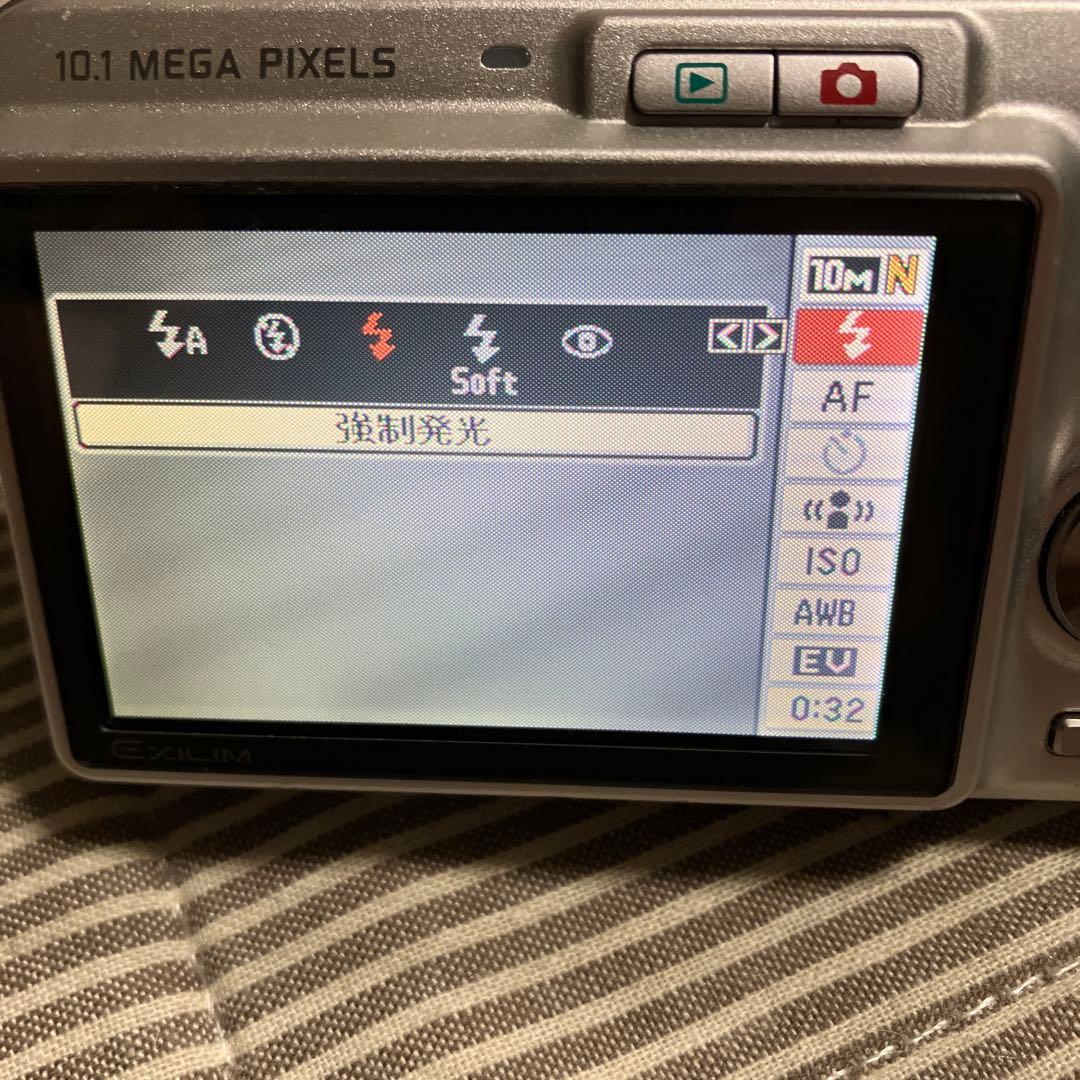 CASIO コンパクトデジタルカメラ　EX-Z1050 ※カメラ本体のみ出品
