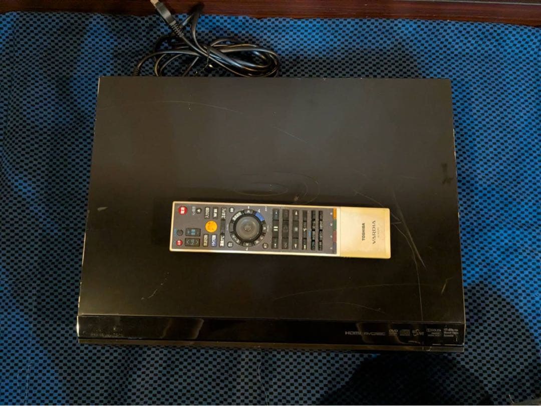 TOSHIBA ブルーレイレコーダー リモコン付き