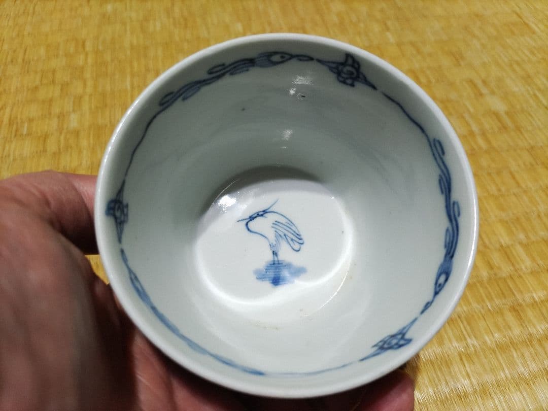 古伊万里　そば猪口　双葉葵か石蕗　と　蝶　美品！