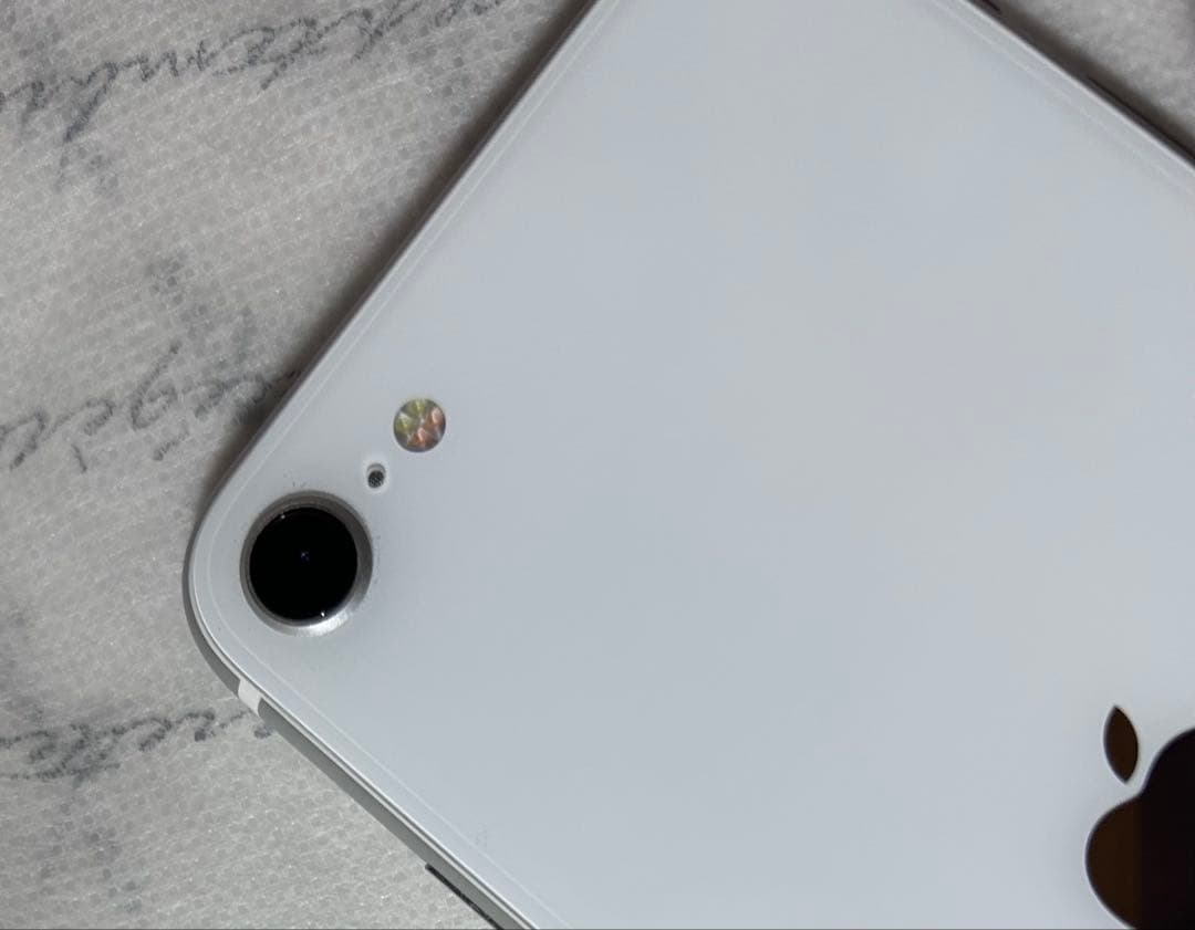 iphone SE 第二世代　USED