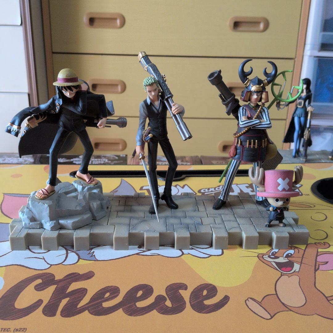 ワンピースフィギュアまとめ売り激レアです。