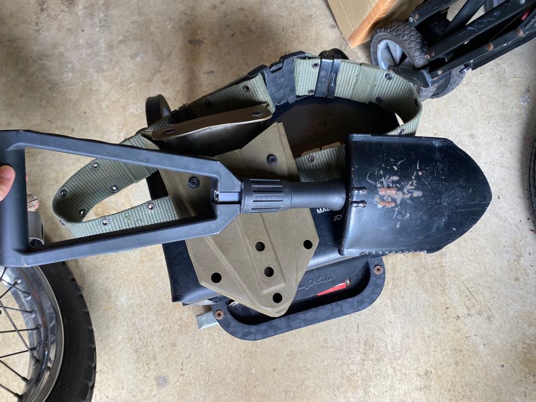 米軍実物 M1967装備ベルト + 製 E-Tool 折畳みスコップ