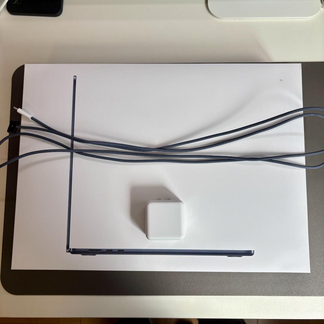 y*i様 【美品】MacBook Air 15インチ M2 16GB 512GB