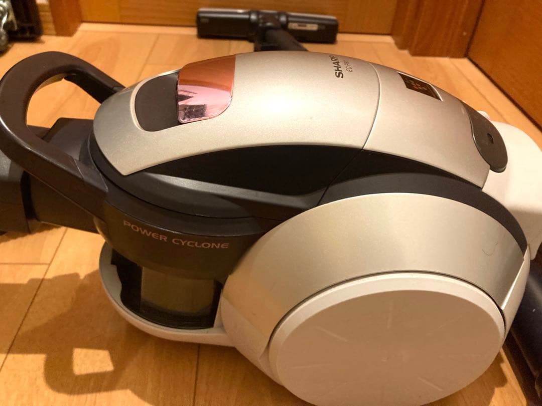 SHARP シャープ EC-P8X-P サイクロン式掃除機 2017年製　D2