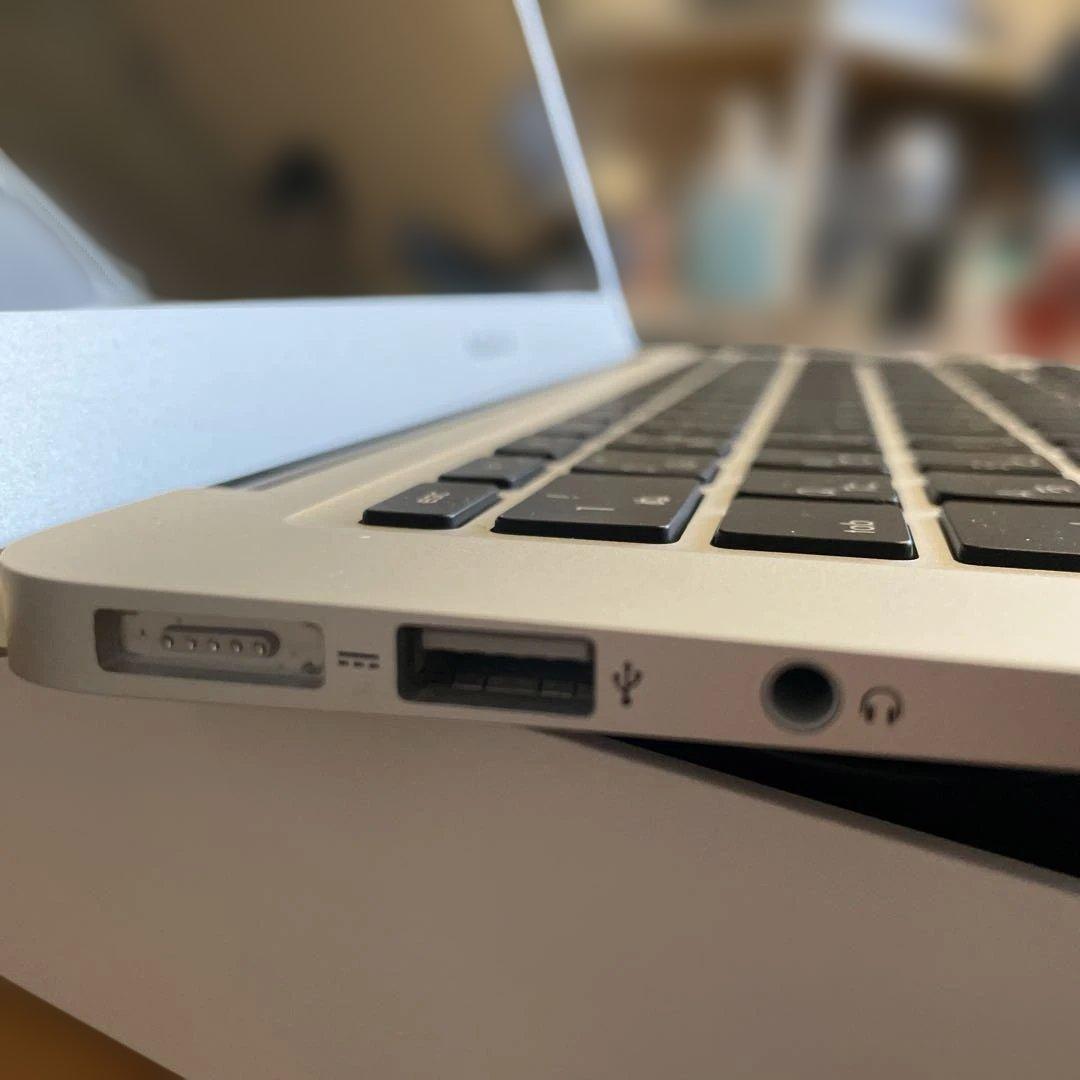 13インチ MacBook Air 8GB 256GB 2017年購入