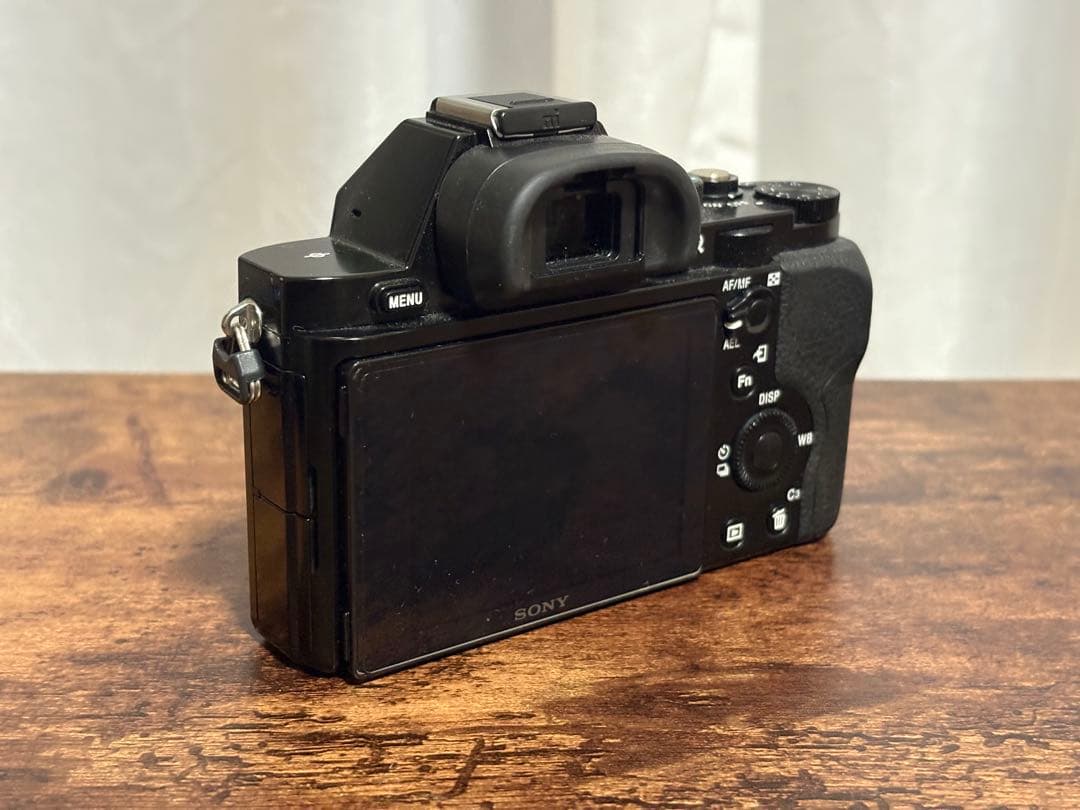 【お値下げしました】SONY α7S ミラーレス一眼本体(バッテリー2個付き)